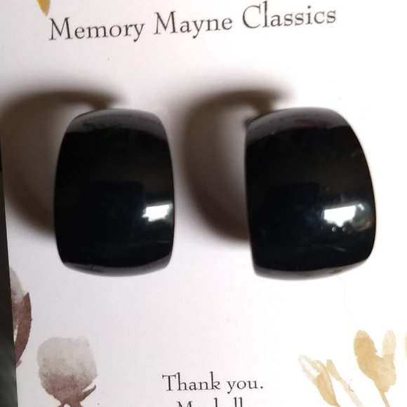 simple black metal huggy style hoop earrings NWOT